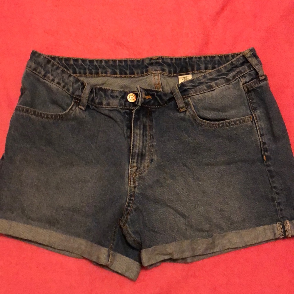Light wash blue jean shorts!